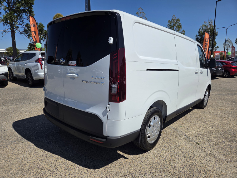 2026 LDV Deliver 7 Van Image 3