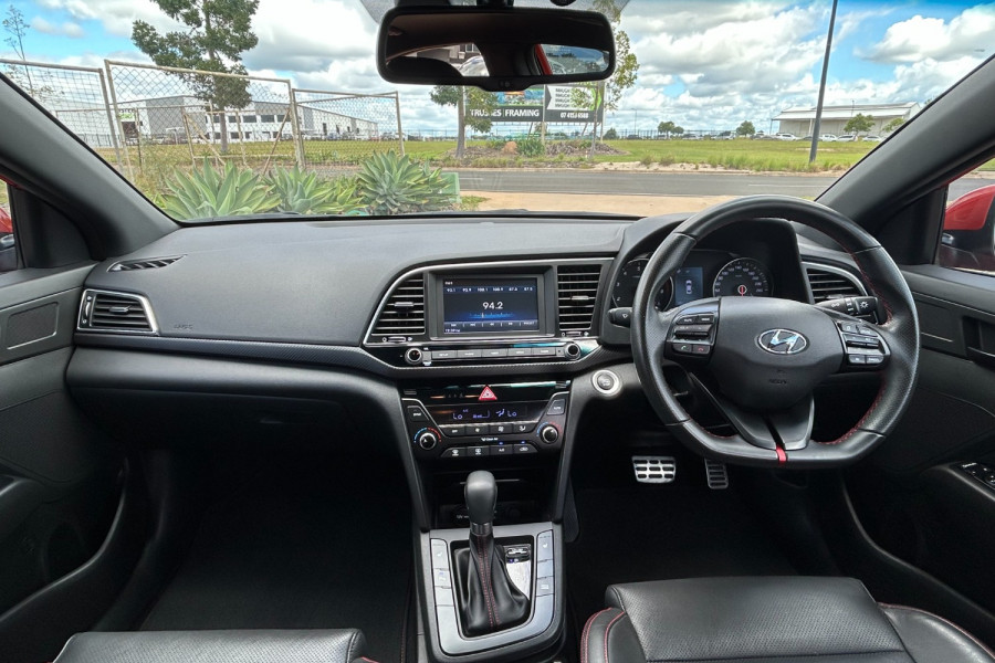 2016 MY17 Hyundai Elantra AD SR Sedan Image 11