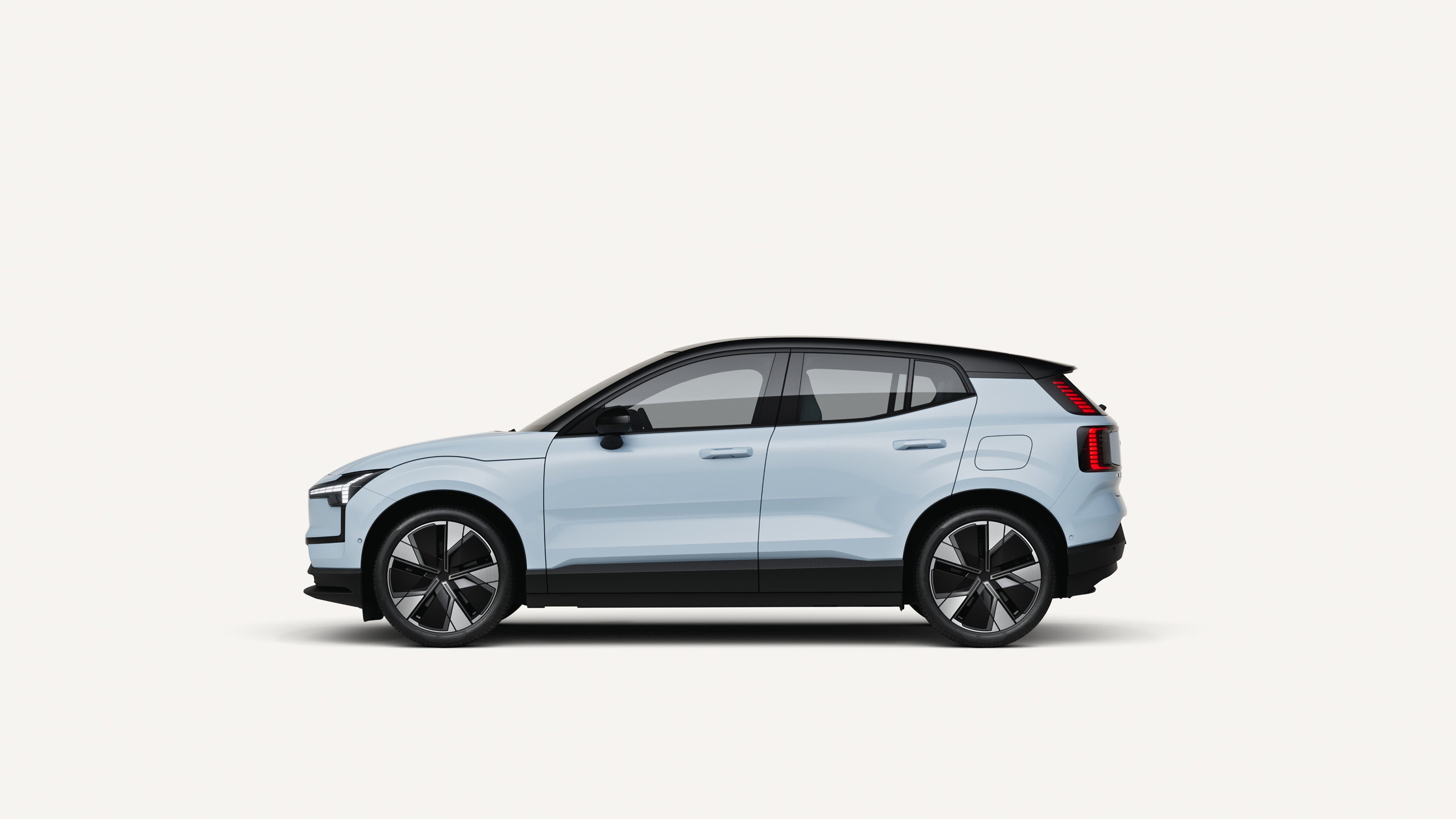 Small fully electric SUV Image