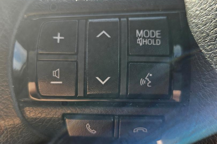 2022 Toyota HiLux GUN126R SR Double-Cab Cab-Chassis Image 37