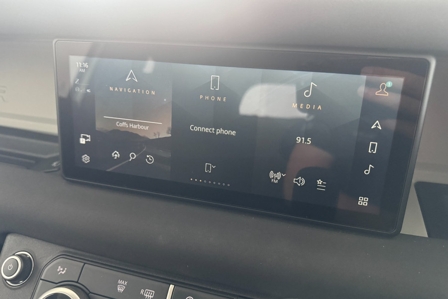 2022 MY23 Land Rover Defender L663 90 P300 S SUV Image 17