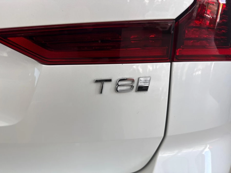 2025 MY26 Volvo XC60 UZ Ultra T8 Plug-in Hybrid Dark SUV Image 7