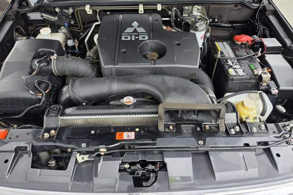 2015 MY16 Mitsubishi Pajero NX GLS SUV Image 28