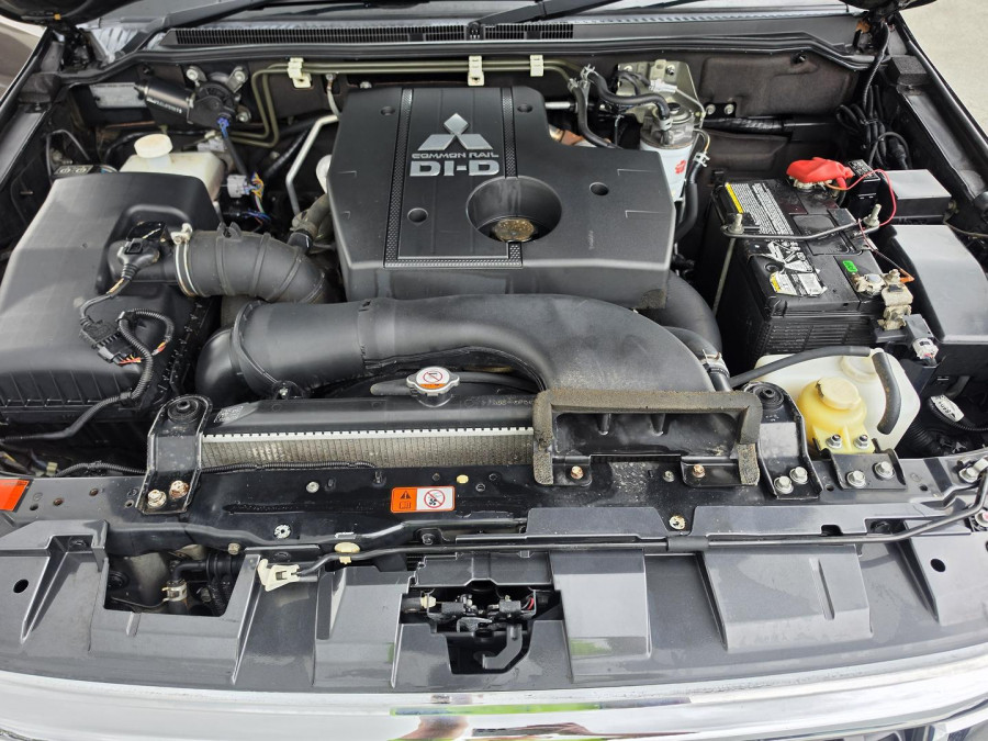 2015 MY16 Mitsubishi Pajero NX GLS SUV Image 28