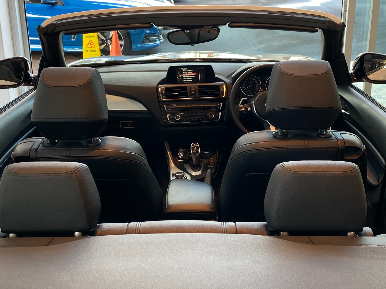 2015 BMW 2 Series 220i - M Sport Convertible Image 9