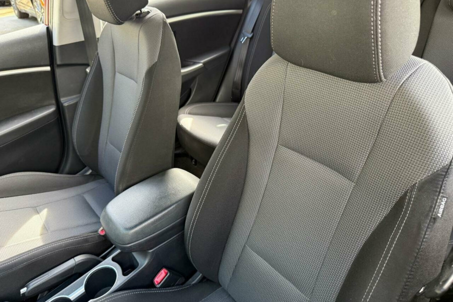 2014 Hyundai i30 GD2 Elite Hatch Image 21