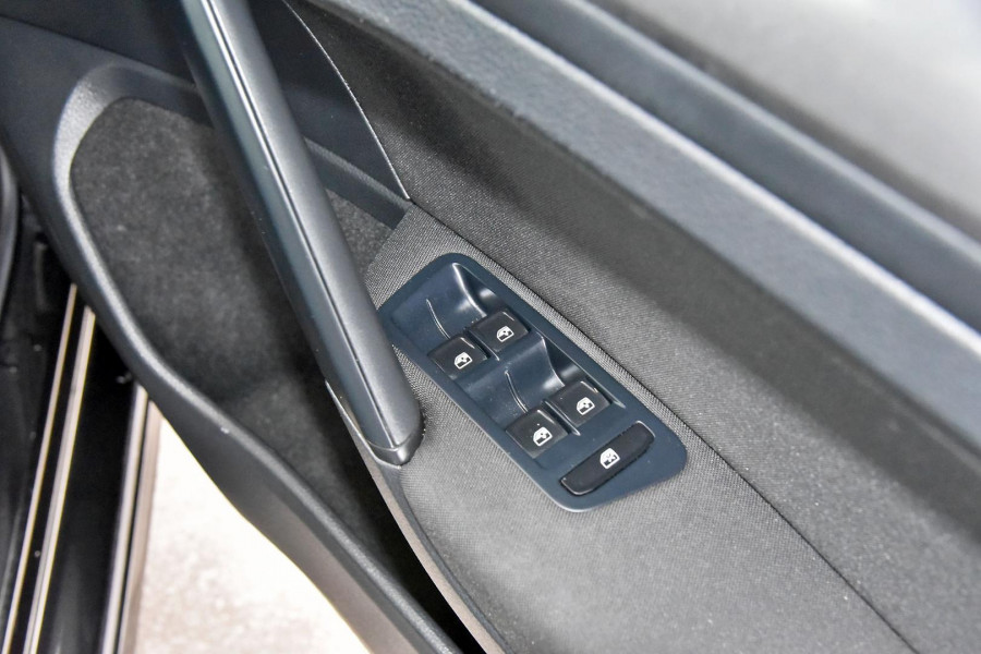 2015 MY16 Volkswagen Golf 7 92TSI Hatch Image 10