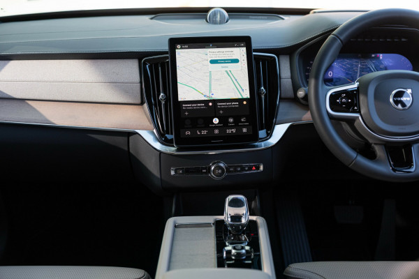 2026 Volvo XC90 L Series Ultra B5 Dark SUV Image 26