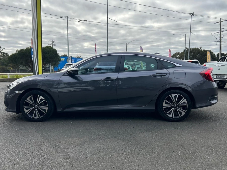 2018 Honda Civic 10th Gen VTi-L Sedan Image 9