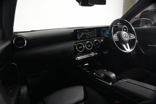 2021 Mercedes-Benz A-Class A250e Hatch image 12