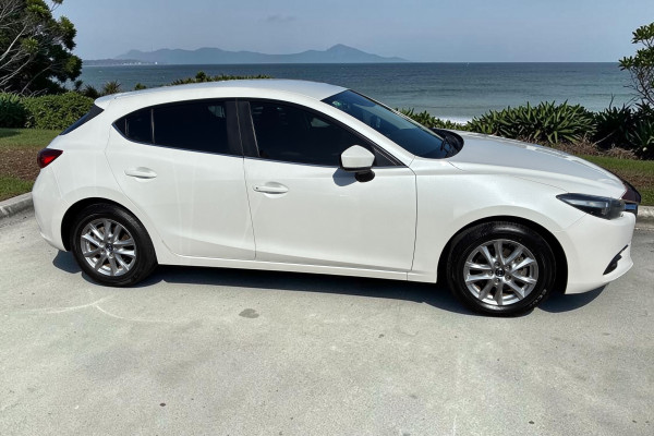 2017 Mazda 3 BN5478 Maxx Hatch Image 2