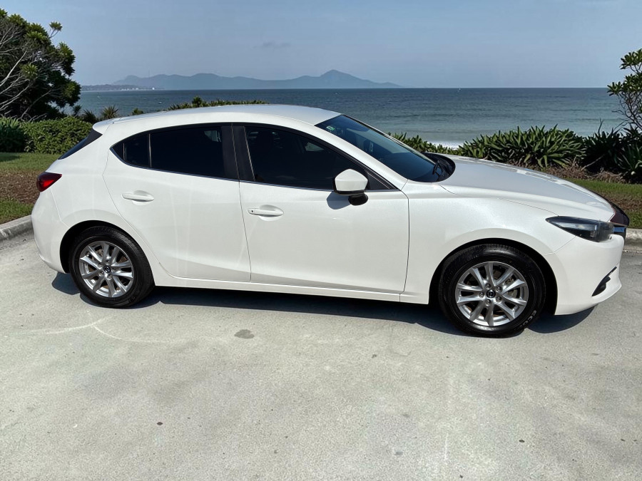 2017 Mazda 3 BN5478 Maxx Hatch Image 2