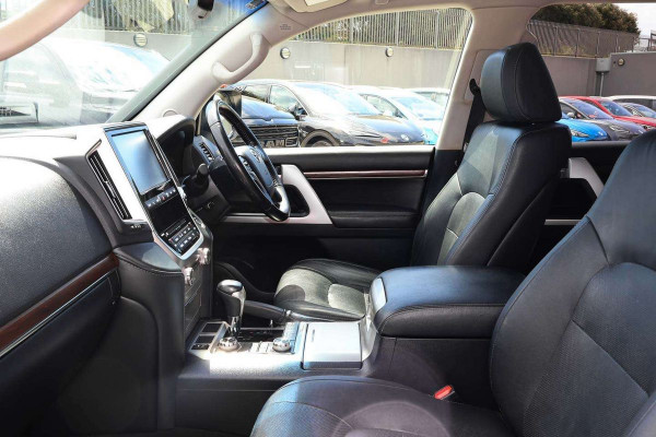 2020 Toyota LandCruiser VDJ200R VX SUV Image 8