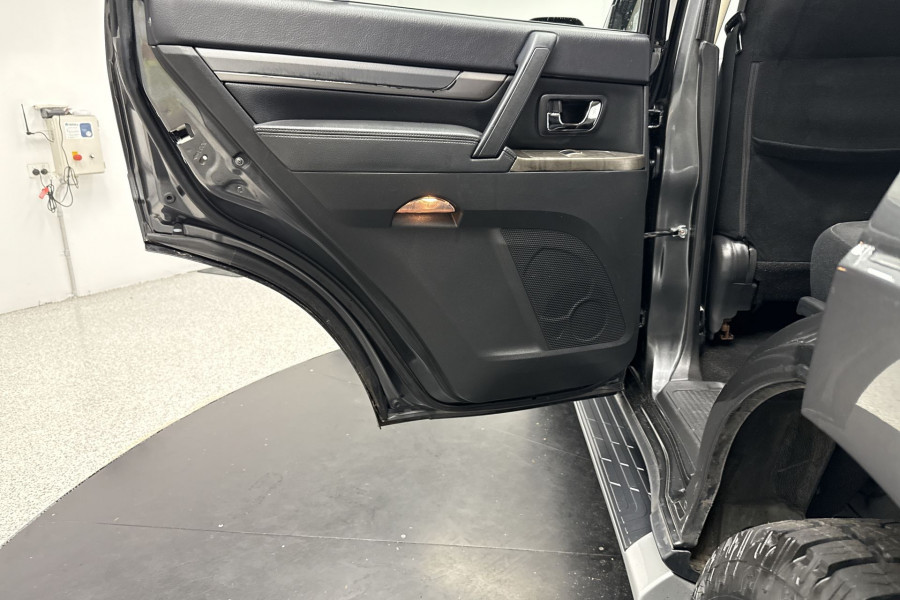 2019 Mitsubishi Pajero NX Exceed SUV Image 14