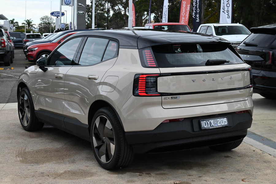 2026 Volvo EX30  Single Motor Extended Range Plus SUV Image 3