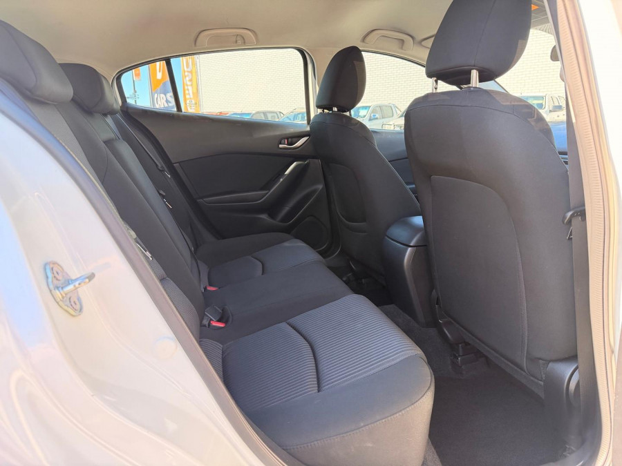 2015 Mazda 3 BM5438 SP25 Hatch Image 13