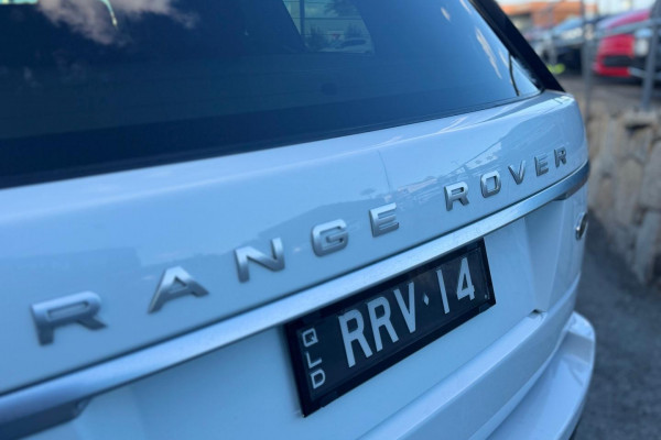 2014 MY14.5 Land Rover Range Rover L405 SDV8 Vogue SE SUV Image 25