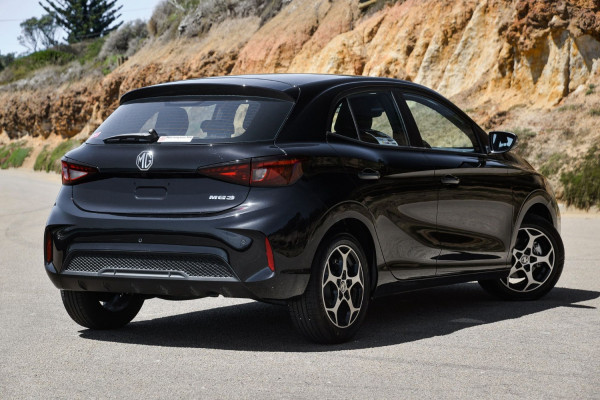 2024 MY24.5 MG MG3 ZP22 Essence Hybrid+ Hatch