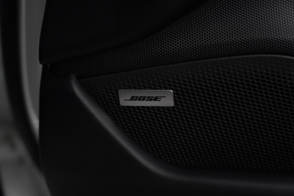 2021 Porsche Taycan 4S Coupe Image 46
