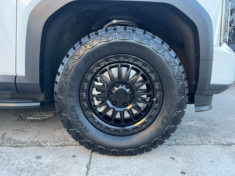 2025 MG U9 Black Edition Ute Image 18