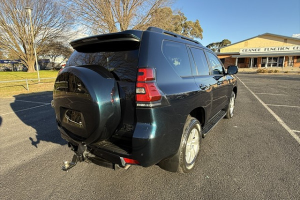 2023 Toyota LandCruiser Prado GDJ150R GXL SUV Image 3