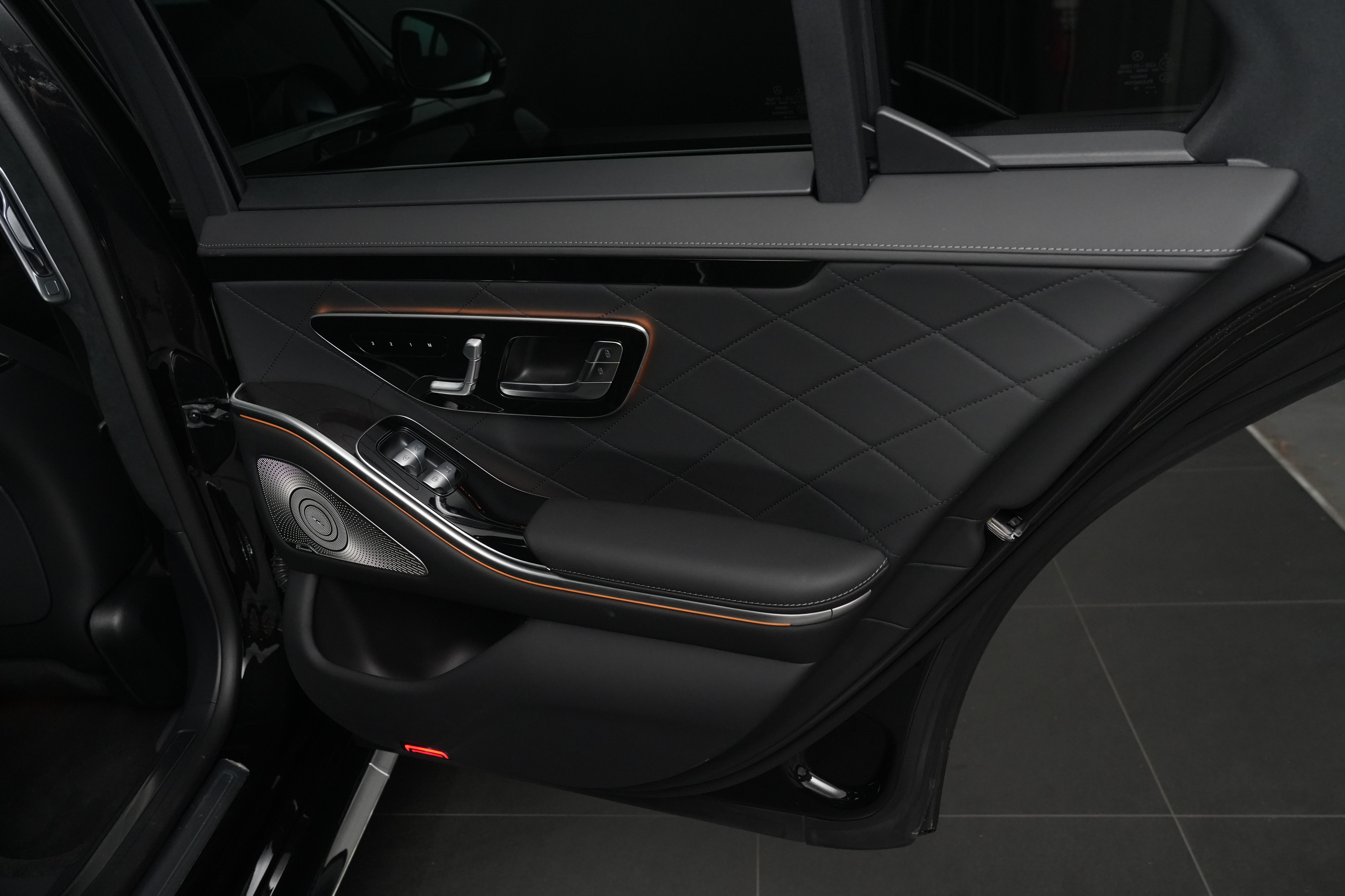 2025 Mercedes-Benz S450 4matic Sedan Image 46