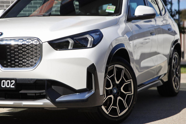 2025 BMW iX1 U11 xDrive30 M Sport SUV image 3