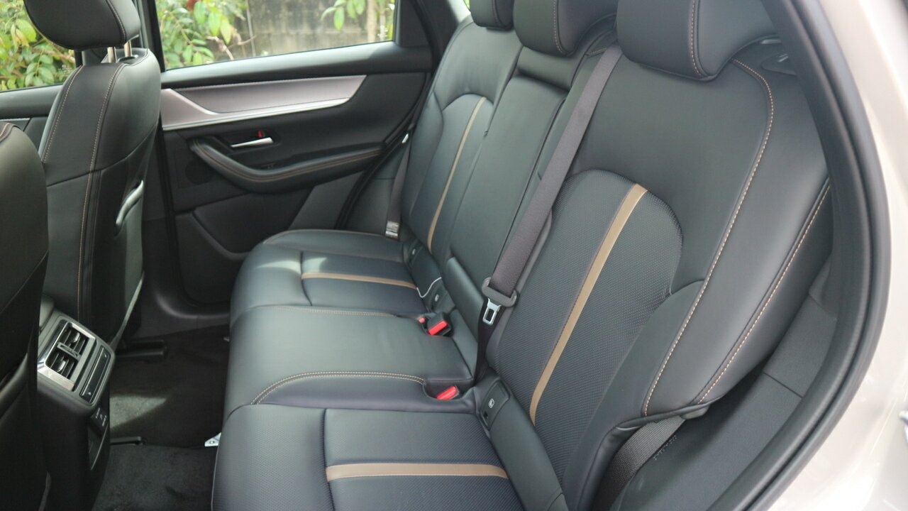 2025 Mazda CX-60 KH0HB P50e Azami SUV Image 20
