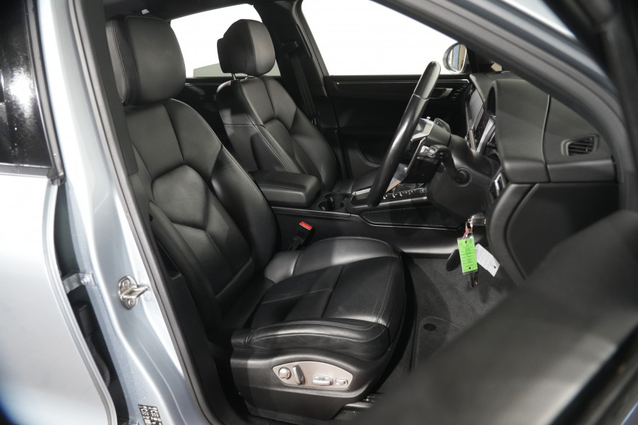 2019 Porsche Macan SUV Image 26