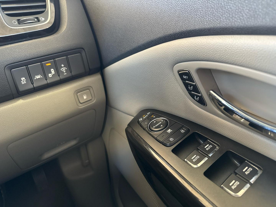 2017 MY18 Kia Carnival YP Platinum Van Image 26