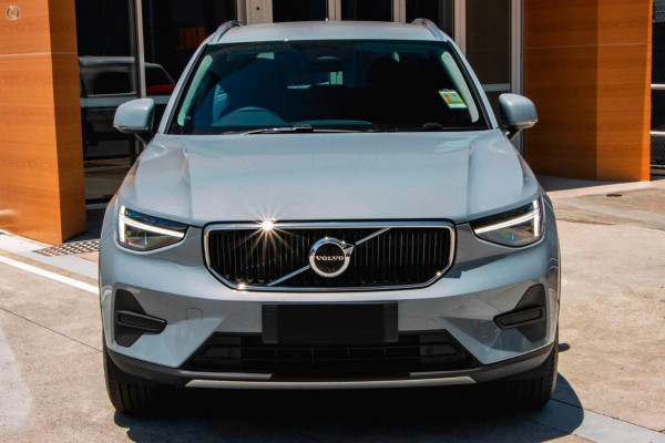 2025 Volvo XC40 XZ Plus B4 SUV Image 2