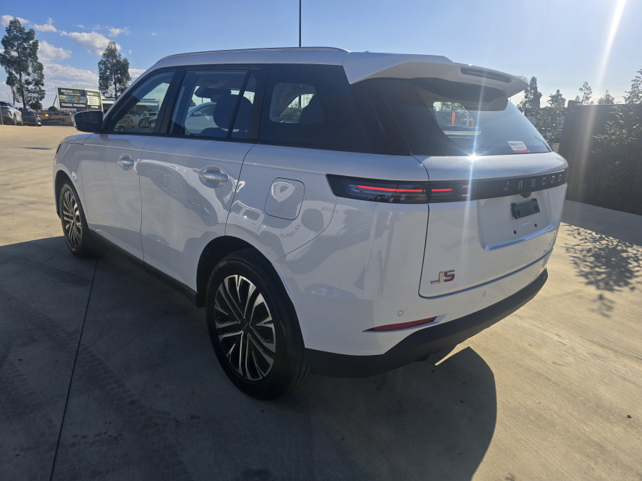 2026 Jaecoo J5  Track SUV Image 5