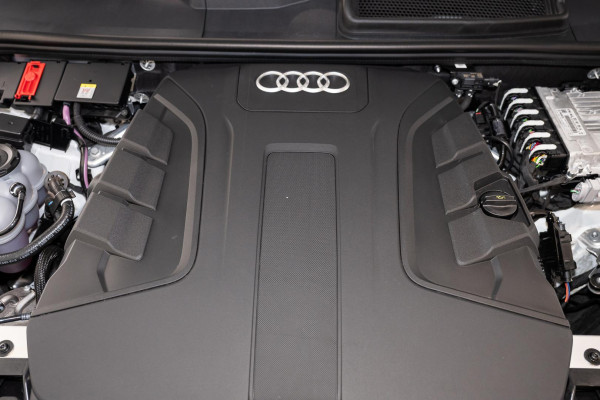2025 Audi Q7 4M 50 TDI S line SUV image 22