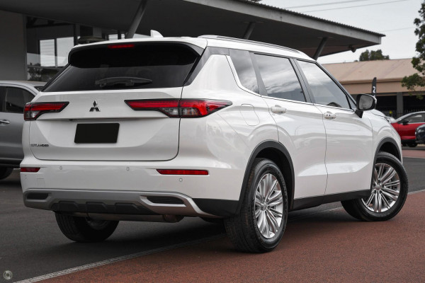 2024 Mitsubishi Outlander ZM LS SUV