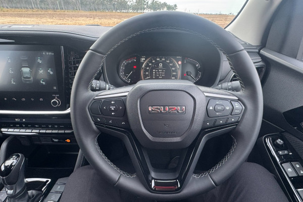 2026 Isuzu MU-X RJ LS-U SUV Image 16