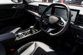 2024 MY24.5 MG HS AS33 Essence SUV