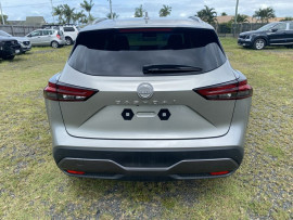 2024 Nissan QASHQAI J12 Ti SUV image 4