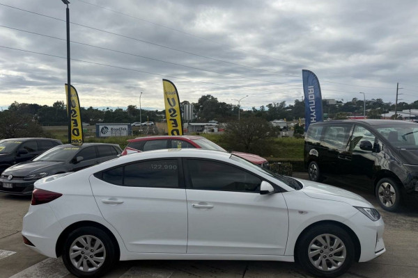 2020 Hyundai Elantra AD.2 Go Sedan Image 3