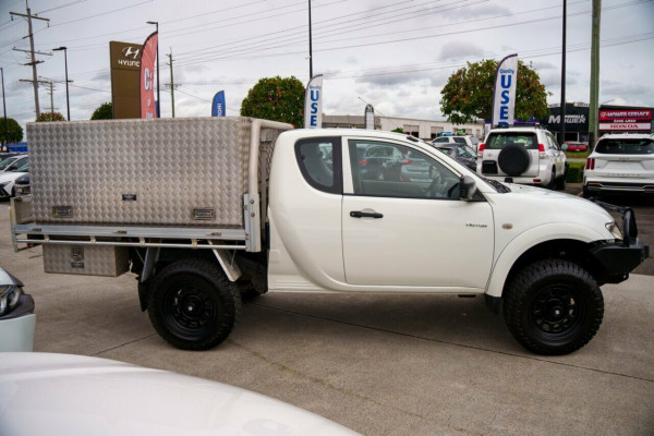 2014 MY15 Mitsubishi Triton MN GLX Cab Chassis
