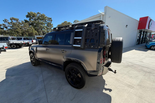 2023 MY24 Land Rover Defender L663 110 D300 X-Dynamic SE SUV Image 5
