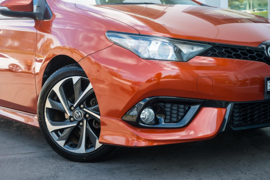2016 Toyota Corolla ZRE182R SX Hatch Image 6