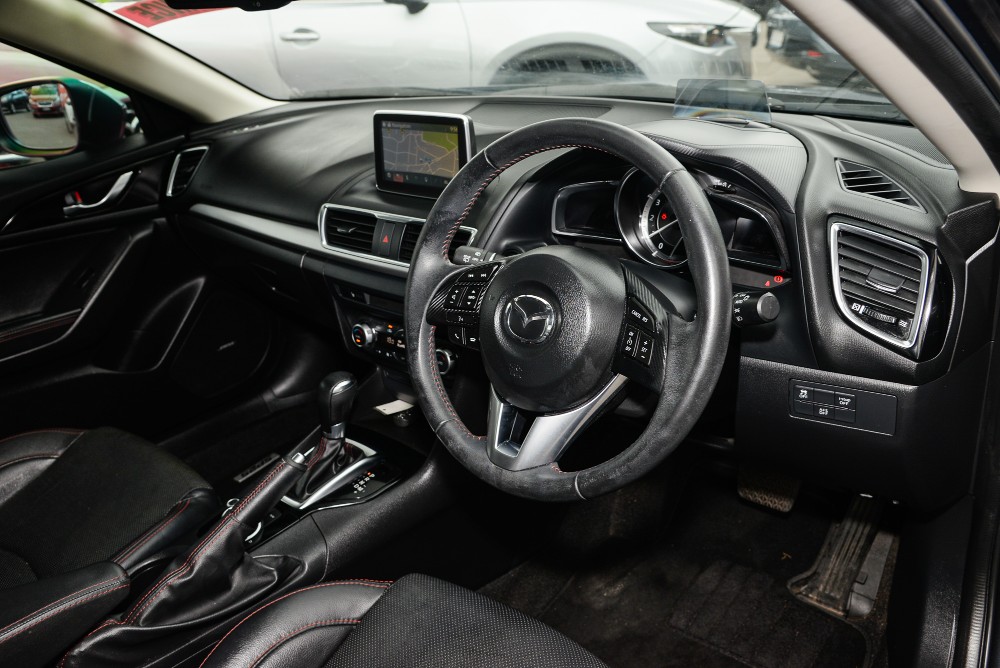 2015 Mazda 3 Hatch Image 6