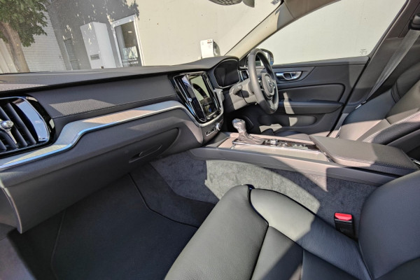 2021 Volvo S60 Z Series T5 Inscription Sedan Image 11