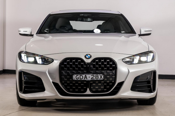 2025 BMW 4 Series G22 LCI 430i M Sport Coupe image 3