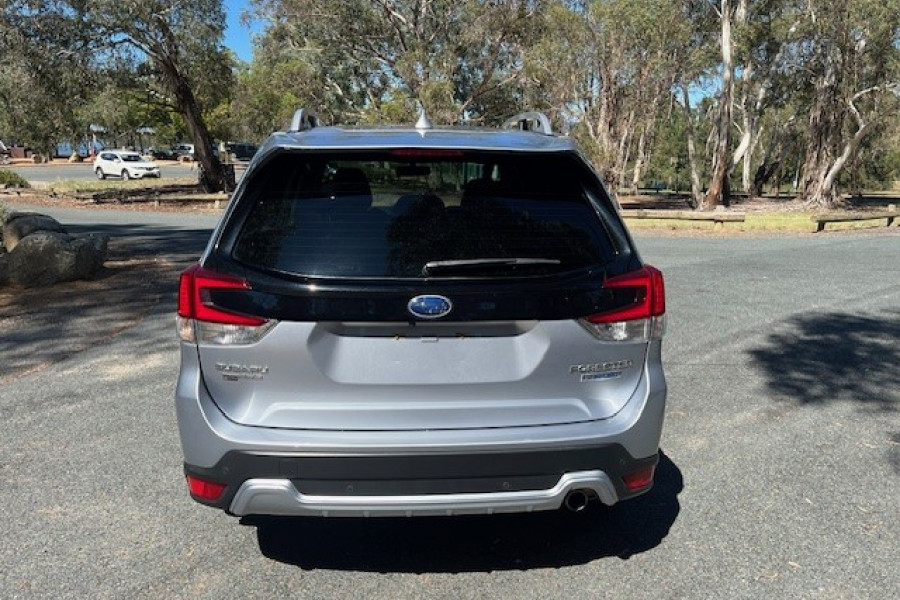 2022 Subaru Forester S5 Hybrid S SUV Image 9