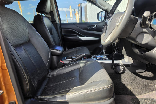 2015 Nissan Navara D23 ST-X Dual Cab Pickup Image 21
