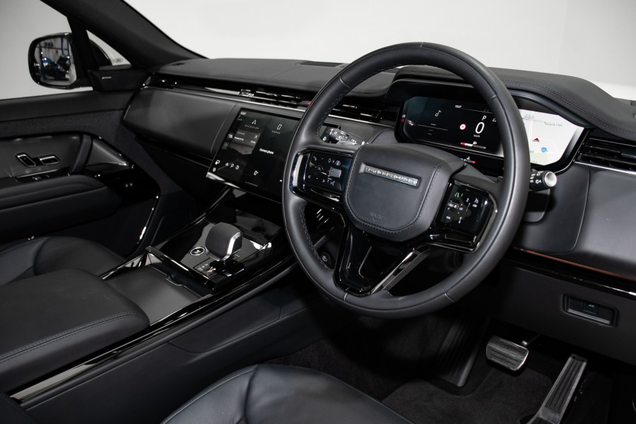 2025 Land Rover Range Rover Sport L461 D250 Dynamic SE SUV Image 17