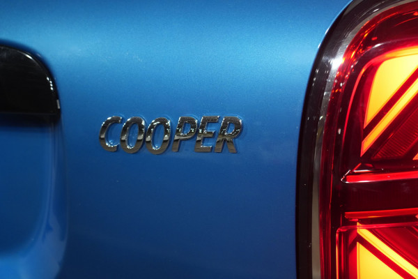 2021 MINI Countryman C Classic SUV Image 9