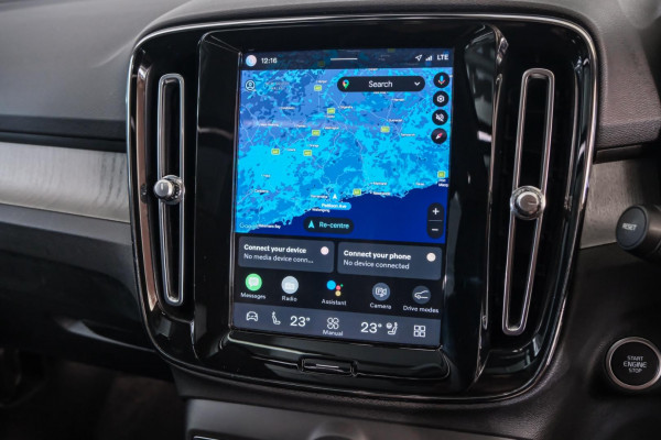 2023 Volvo XC40 XZ Ultimate B5 Dark SUV image 12
