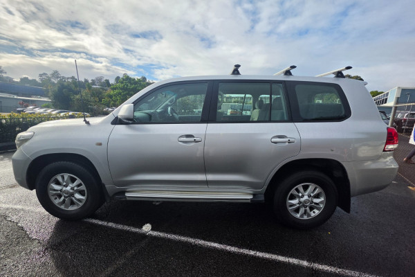 2011 MY10 Toyota LandCruiser VDJ200R GXL SUV Image 6